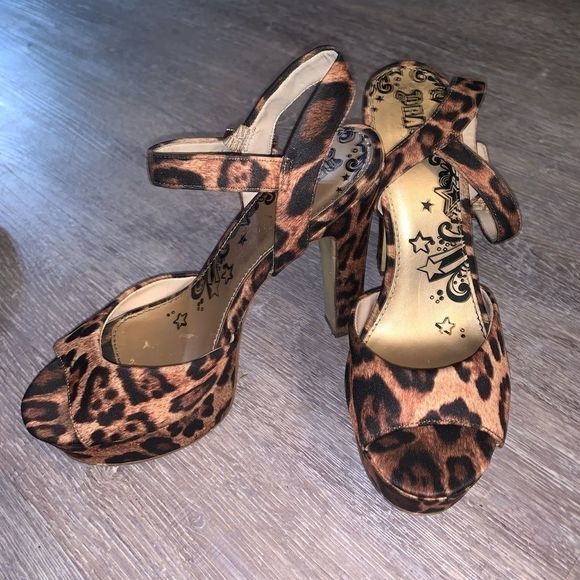 Trashy Diva Shoes - Leopard print trash peep toe heels 👠